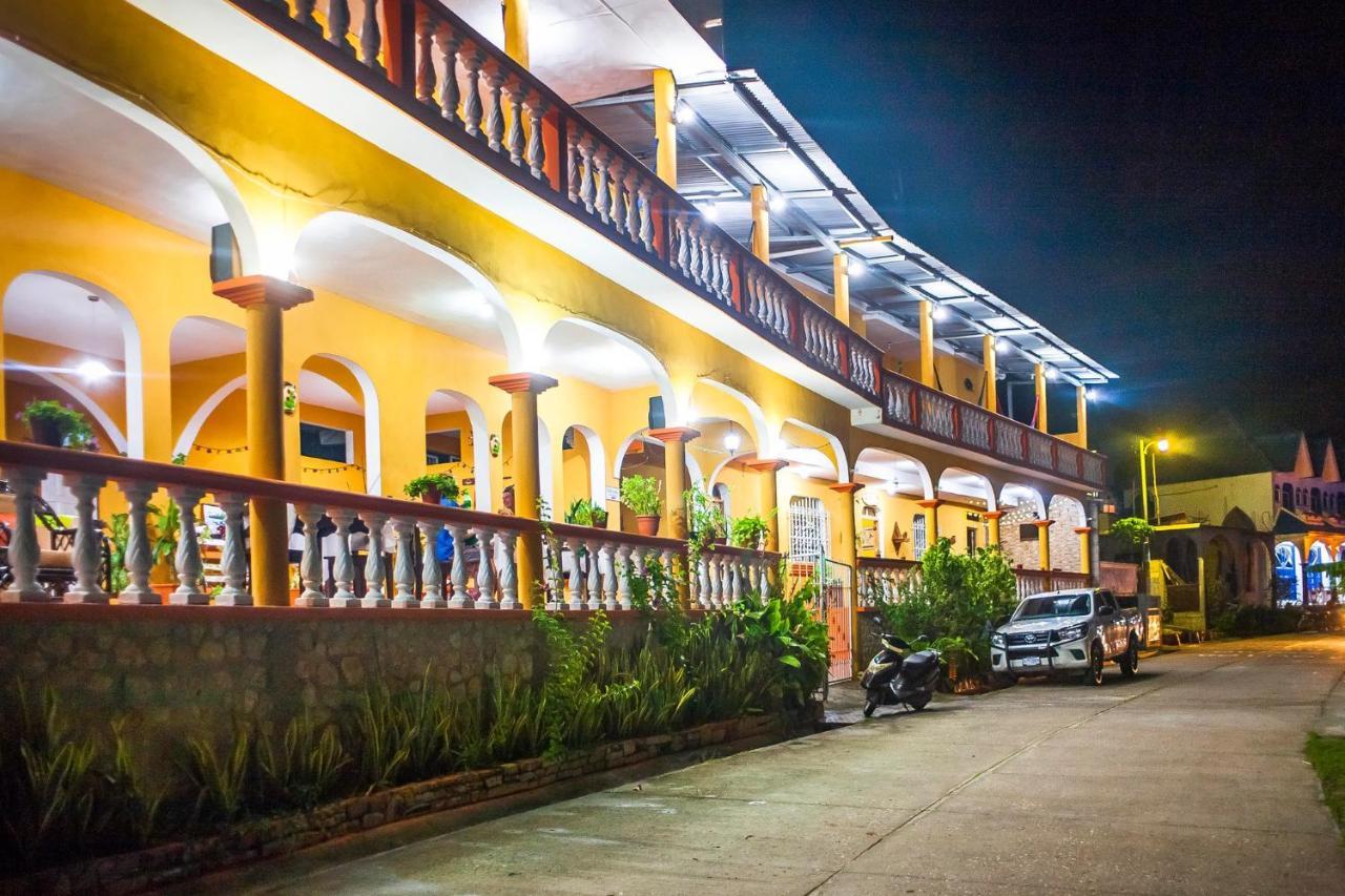 Hotel San Miguel Флорес Экстерьер фото
